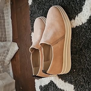 Naturalizer Women's soft pink Slip-On Sneakers